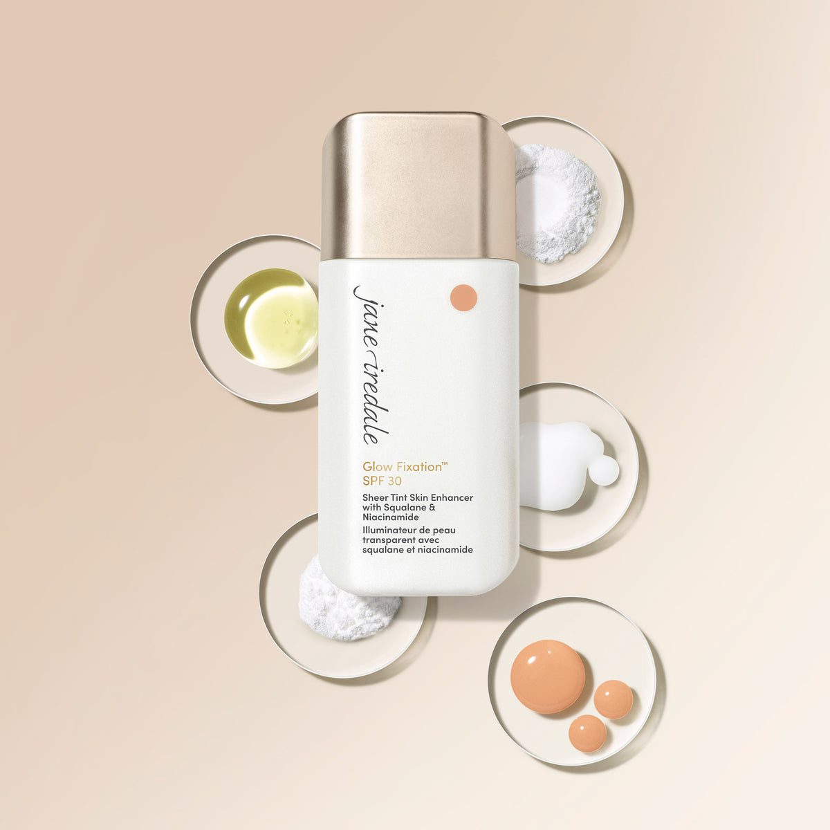 Produktabbildung von jane iredale Glow Fixation SPF 30. Die Flasche ist von Schälchen mit den enthaltenen Inhaltsstoffen und Farbtextur umgeben.